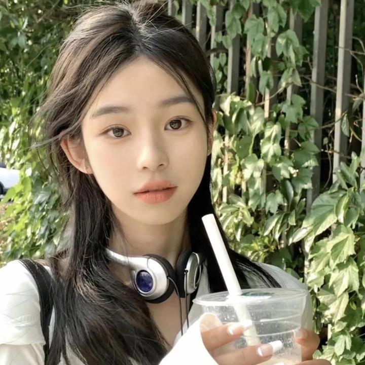 所以......和黑粉结婚了